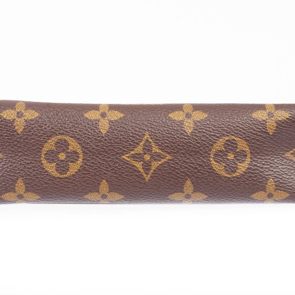 Authentic LOUIS VUITTON Monogram Canvas Toiletry 19 - Picture 4 of 12